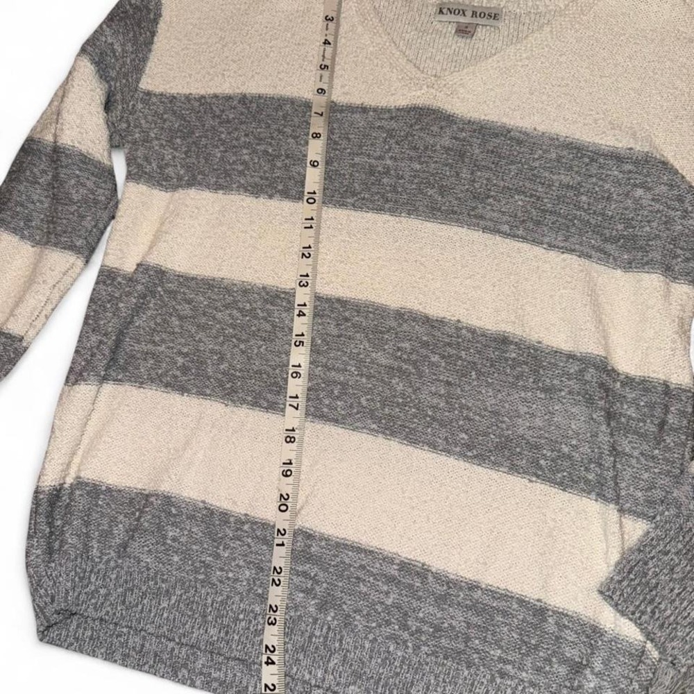 Cream/Gray Striped V-Neck Sweater Ladies Small - Picture 6 of 6